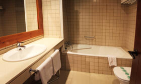 Foto del baño de "Hotel Saliecho"