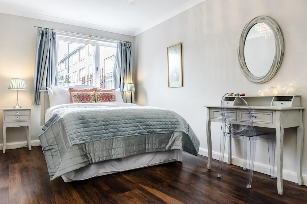 Foto de una habitación de Lovely 2 Bedroom Apartment With Garden, South Bank Westminster