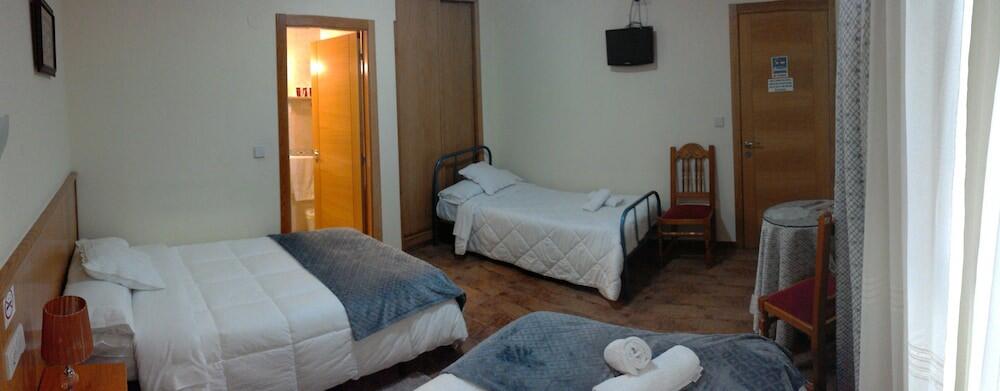 Foto de una habitación de Hostal Ponte Dos Santos