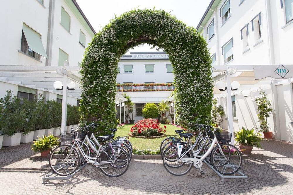 Foto del exterior de Hotel Marina