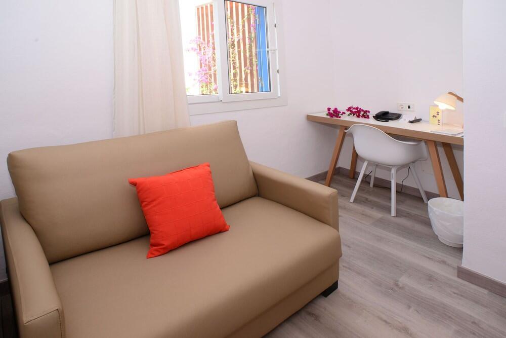 Foto de una habitación de Hotel Cala Llenya Resort Ibiza