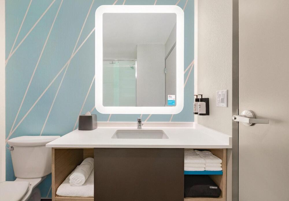 Foto del baño de avid hotels - Melbourne - Viera, an IHG Hotel