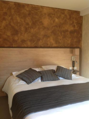 Room – Logis Auberge À La Tête De Lard