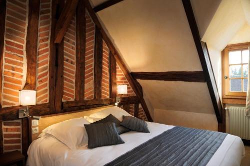 Room – Logis Auberge À La Tête De Lard