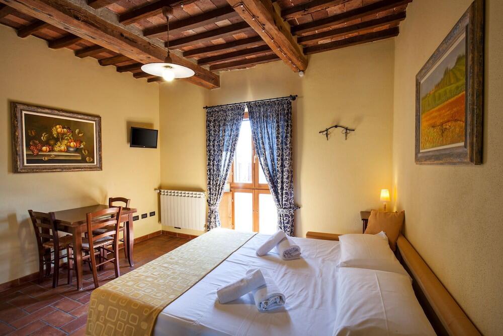 Foto de una habitación de Aparthotel Massa Alta