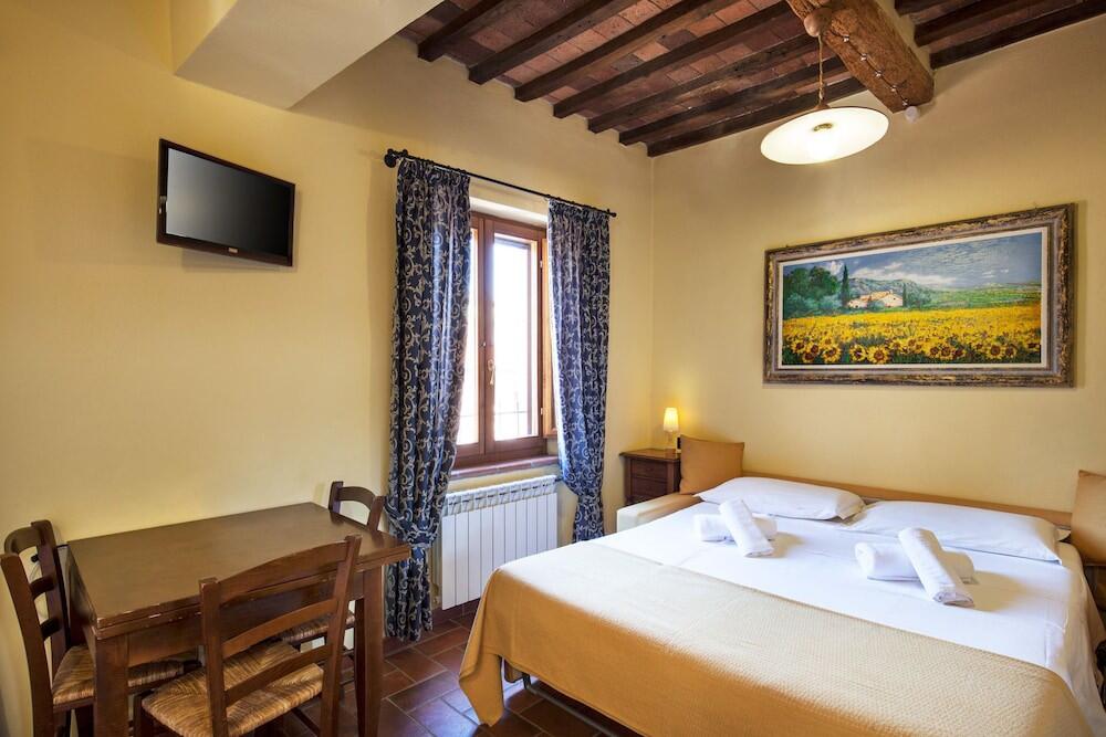 Foto de una habitación de Aparthotel Massa Alta