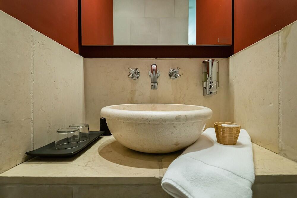 Room – Hostellerie Le Paradou