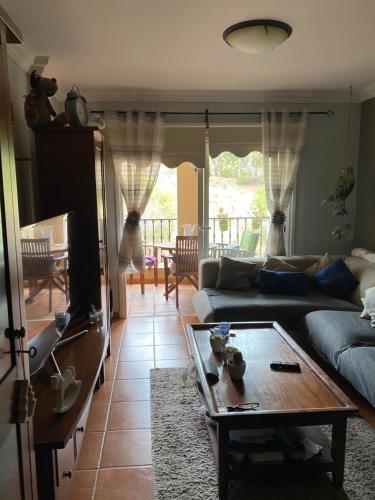 Foto de una habitación de Bed-and-Breakfast La Quinta Suite Home Share