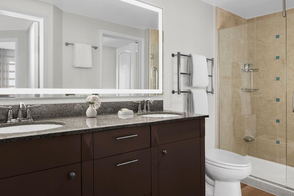 Bathroom – Aparthotel Marriott&amp;#039;s Aruba Ocean Club
