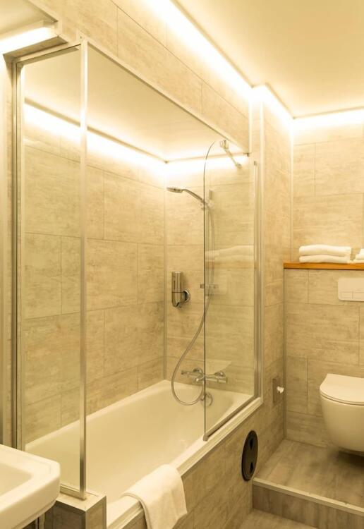 Foto del baño de Grand Hôtel Bénodet Abbatiale Riviera Bretonne