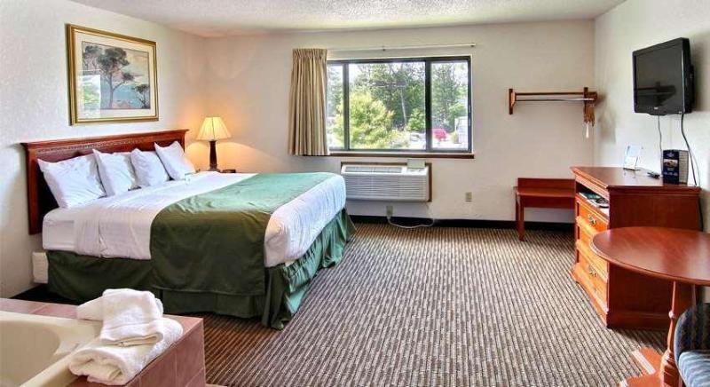 Photo – Hotel Days Inn &amp;amp; Suites by Wyndham Traverse City