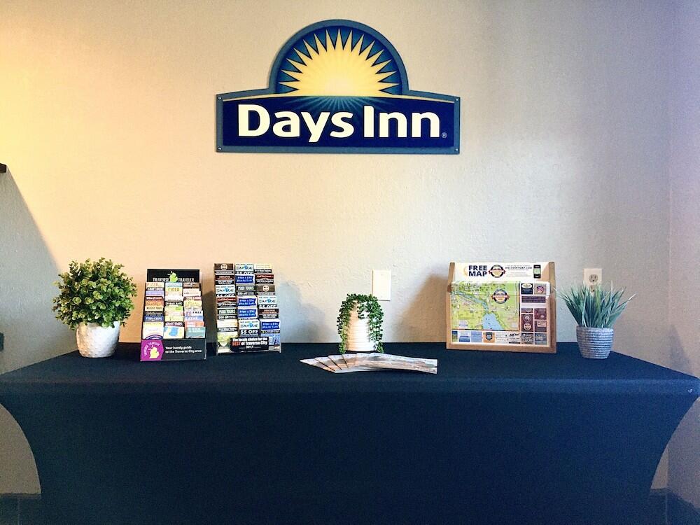 Common areas – Hotel Days Inn &amp;amp; Suites by Wyndham Traverse City