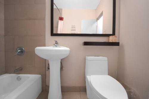 Foto del baño de Mojave Hotel