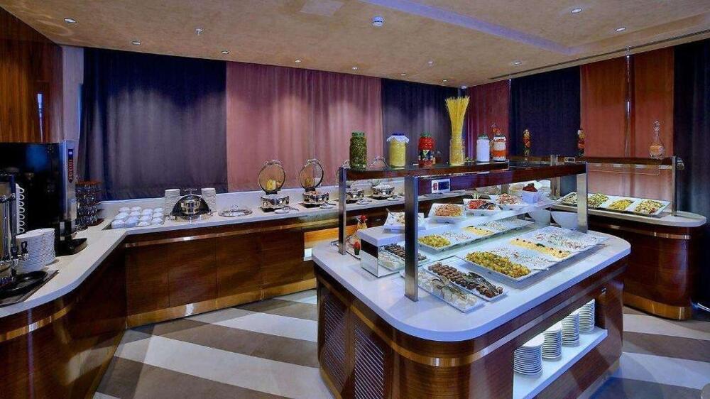 Foto de restauración de Beethoven Premium Hotel