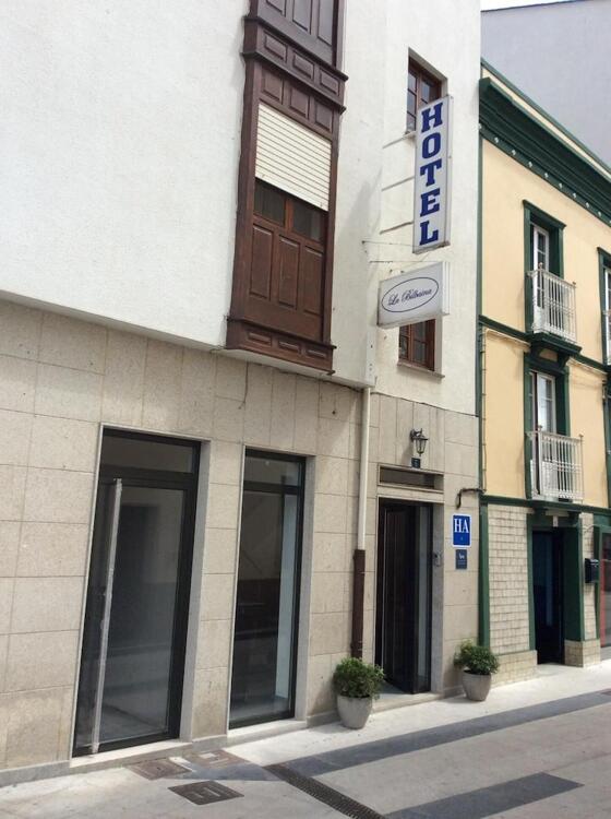Foto del exterior de Hotel La Bilbaina de Vegadeo