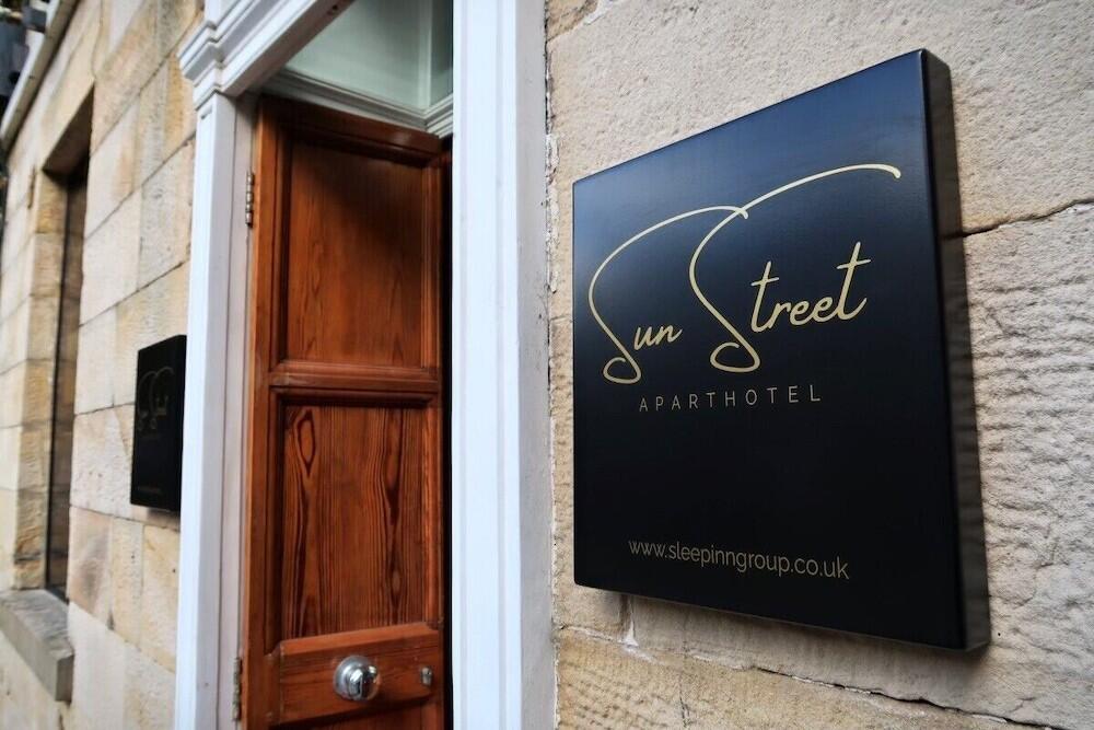 Foto del exterior de Sun Street ApartHotel