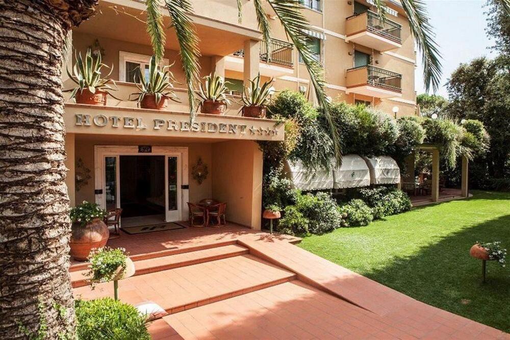 Foto del exterior de President Hotel