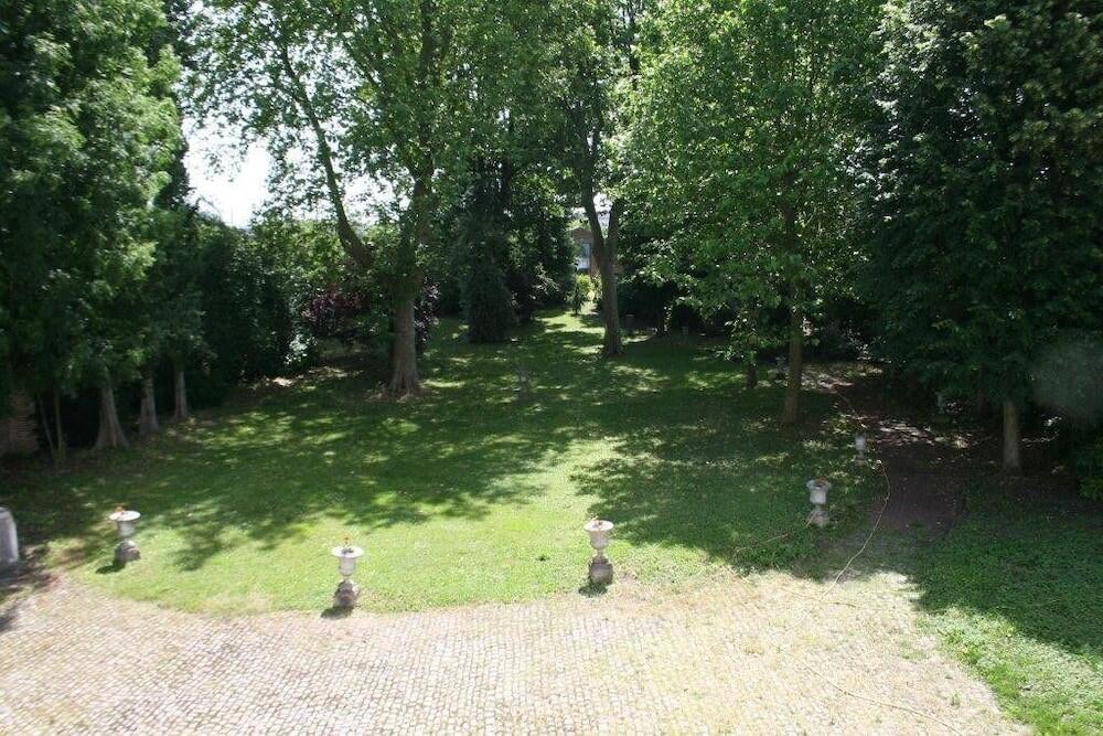 Foto del entorno de Château Hôtel de Warenghien