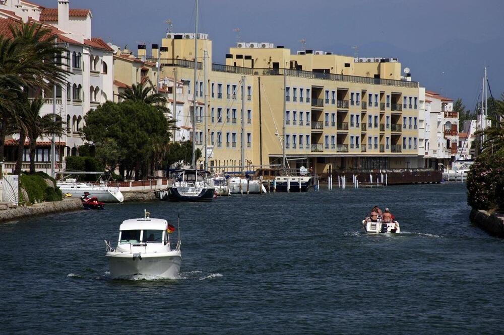 Foto del entorno de Apartamentos Pierre &amp;amp; Vacances Empuriabrava Marina