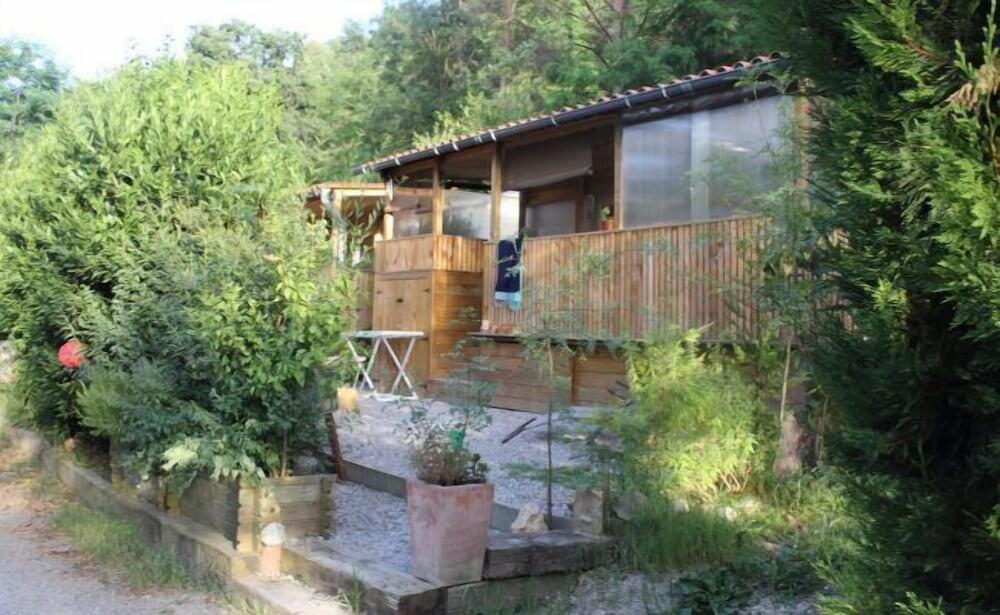 Foto del exterior de Camping Besalu