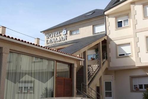 Foto del exterior de Hotel Dinajan