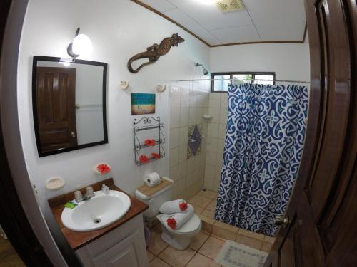 Foto del baño de Hotel Perico Azul &amp;amp; Surf Camp