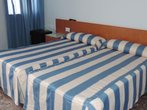 Foto de una habitación de Hotel Costa San Antonio