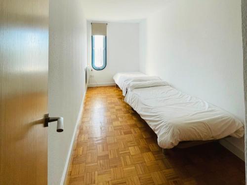 Room – Aparthotel Estación de Montaña Manzaneda