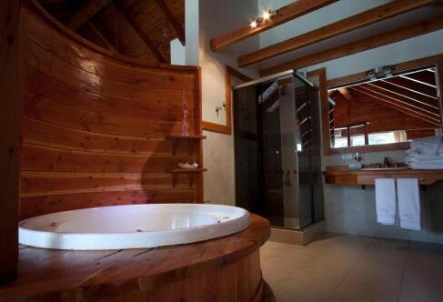 Foto del baño de Costa Serena Apart Cabañas &amp;amp; Spa