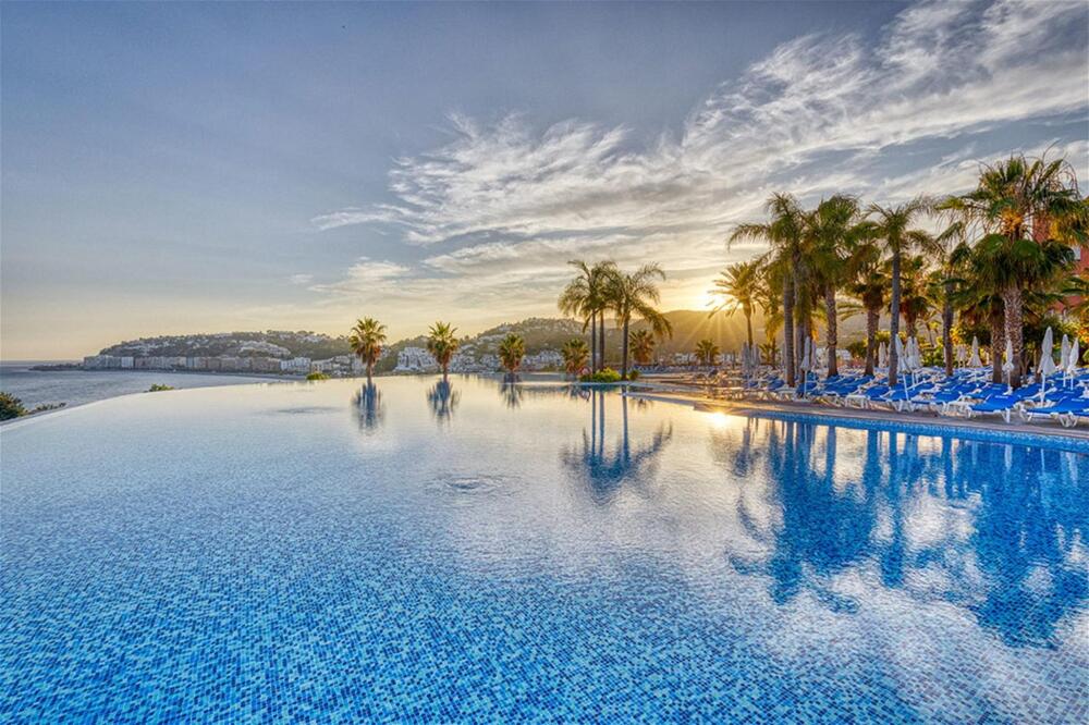 Foto de los servicios de Hotel Playacálida