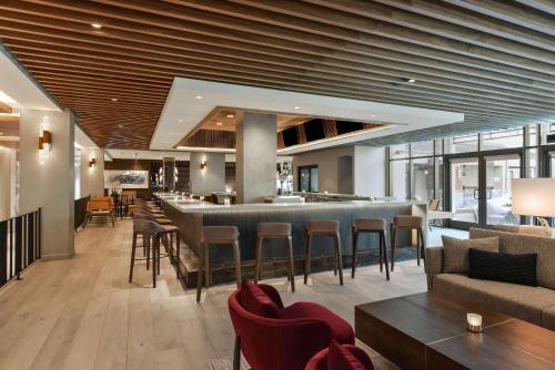 Foto de los servicios de The Plaza Suites Hotel