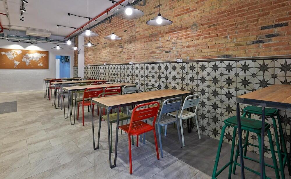 Foto de restauración de Hola Hostal Collblanc