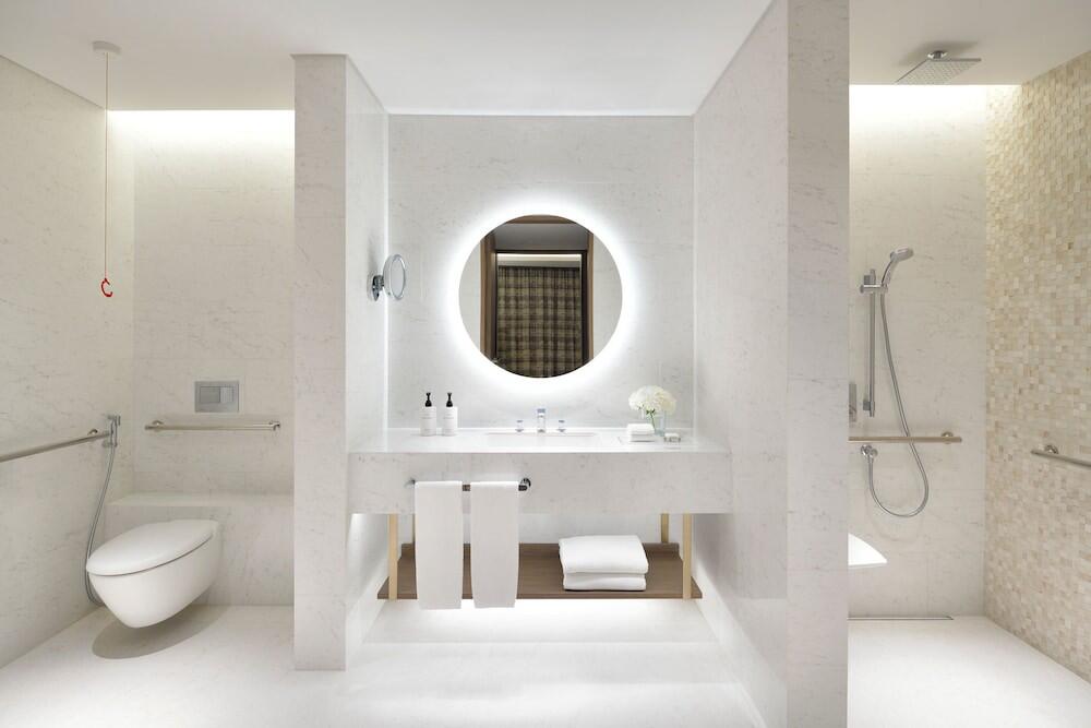Foto del baño de InterContinental Residences Abu Dhabi, an IHG Hotel