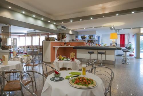 Foto de restauración de Hotel Delta Florence