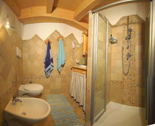 Foto del baño de Camping Catinaccio Rosengarten