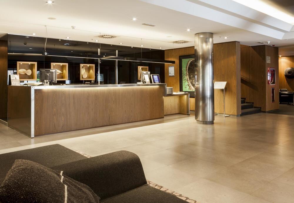 Foto de las zonas nobles de B&amp;amp;B HOTEL Vitoria General Álava