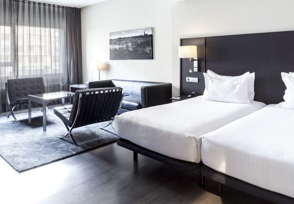 Foto de una habitación de B&amp;amp;B HOTEL Vitoria General Álava