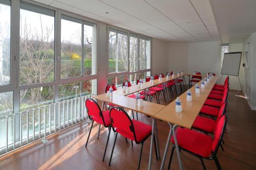 Foto de los servicios de Hotel CIS Paris Kellermann