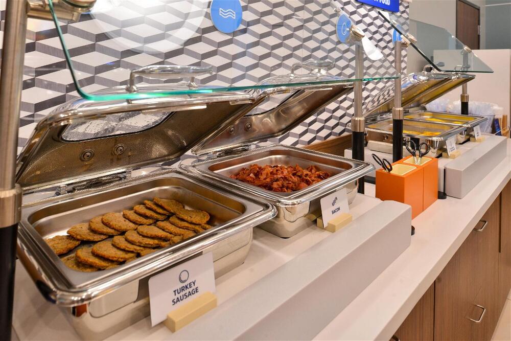 Dining – Holiday Inn Express &amp;amp; Suites Medina, an IHG Hotel