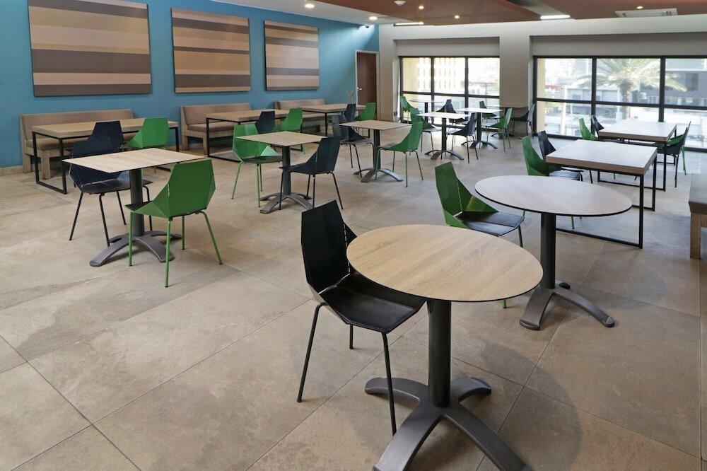 Foto de restauración de Hotel City Express Plus Monterrey Galerías