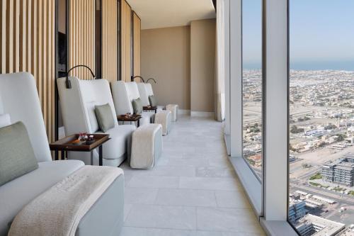 Foto de los servicios de Hotel Address Sky View