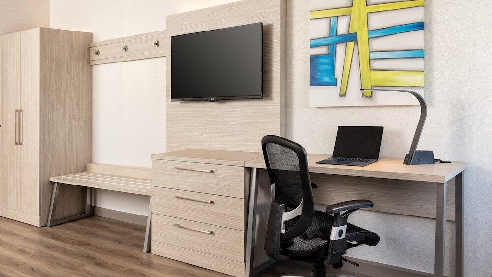 Foto de una habitación de Holiday Inn Express Quebec City-Sainte Foy, an IHG Hotel