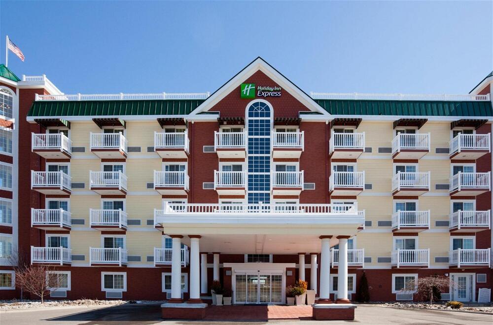 Photo – Holiday Inn Express Hotel &amp;amp; Suites Petoskey, an IHG Hotel