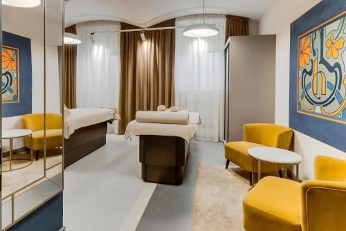 Foto de los servicios de Grand Poet Hotel by Semarah