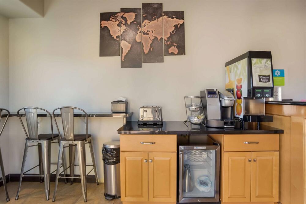 Foto de una habitación de SureStay Hotel by Best Western San Rafael