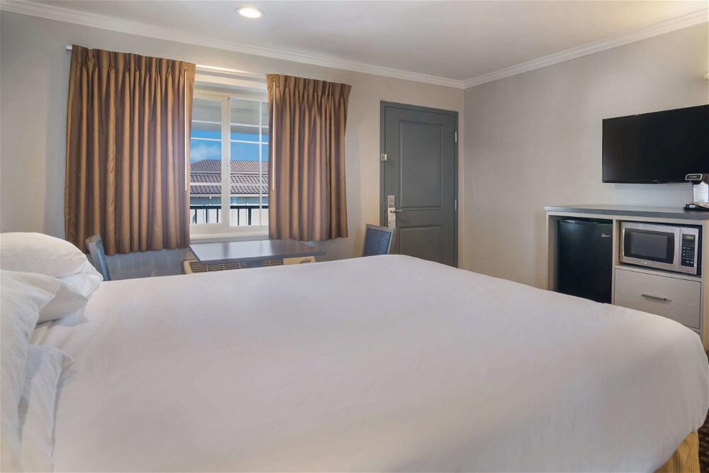 Foto de una habitación de SureStay Hotel by Best Western San Rafael