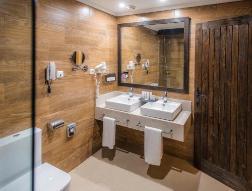 Foto del baño de Hotel Vincci Selección Rumaykiyya