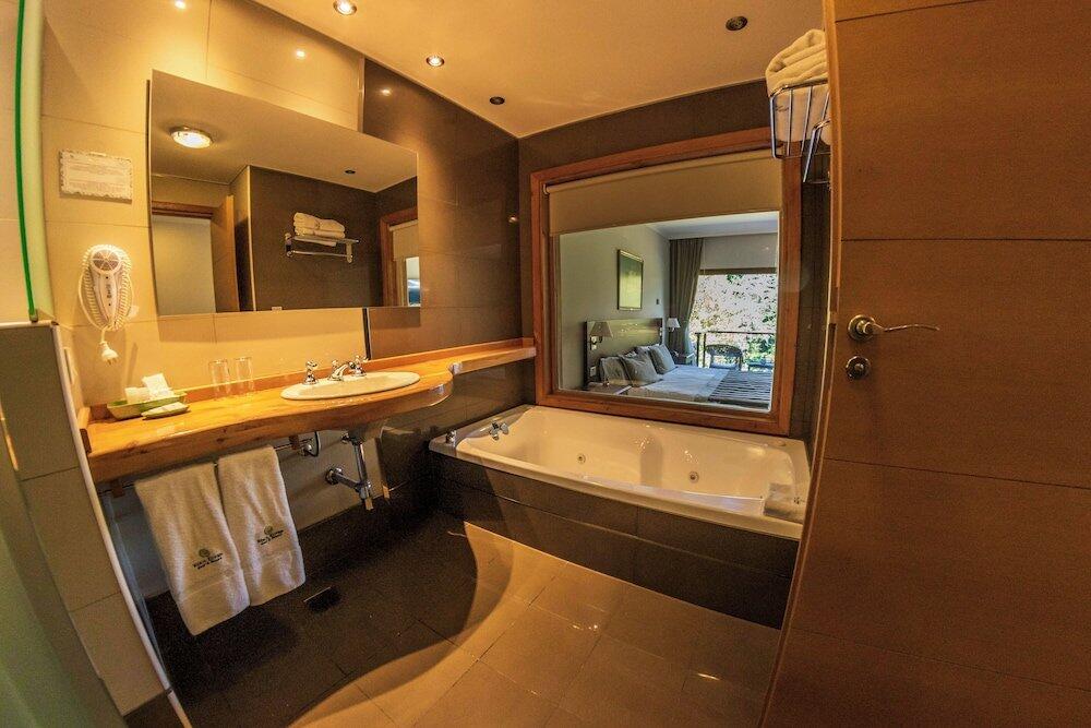 Foto del baño de Hotel Ruca Kuyen Golf &amp;amp; Resort