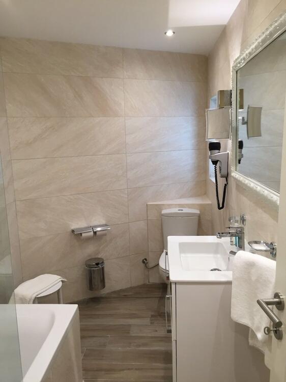 Foto del baño de Osborne Hotel