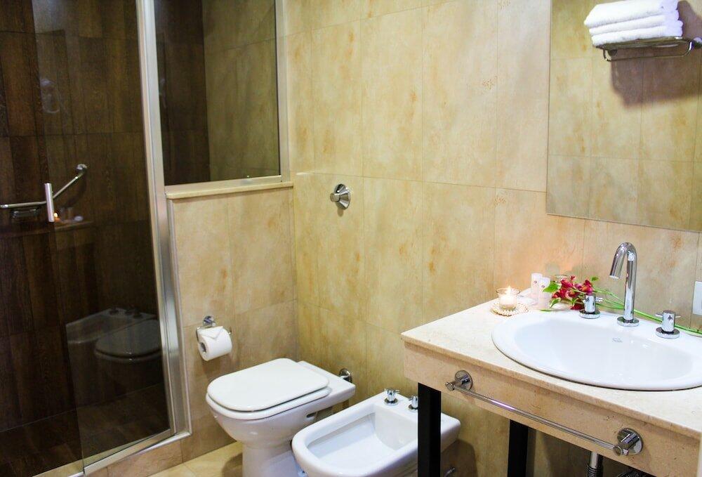 Foto del baño de Hotel Dazzler by Wyndham Puerto Madryn